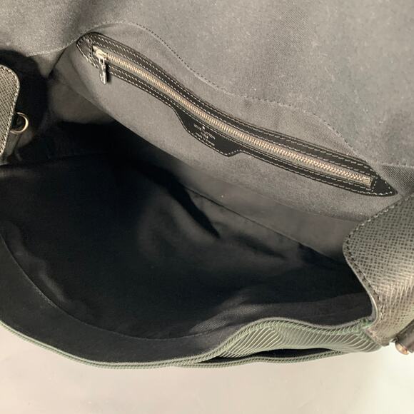 LOUIS VUITTON Dersou Taiga Black Green Nylon Twill Leather Messenger Bag - Picture 7 of 10